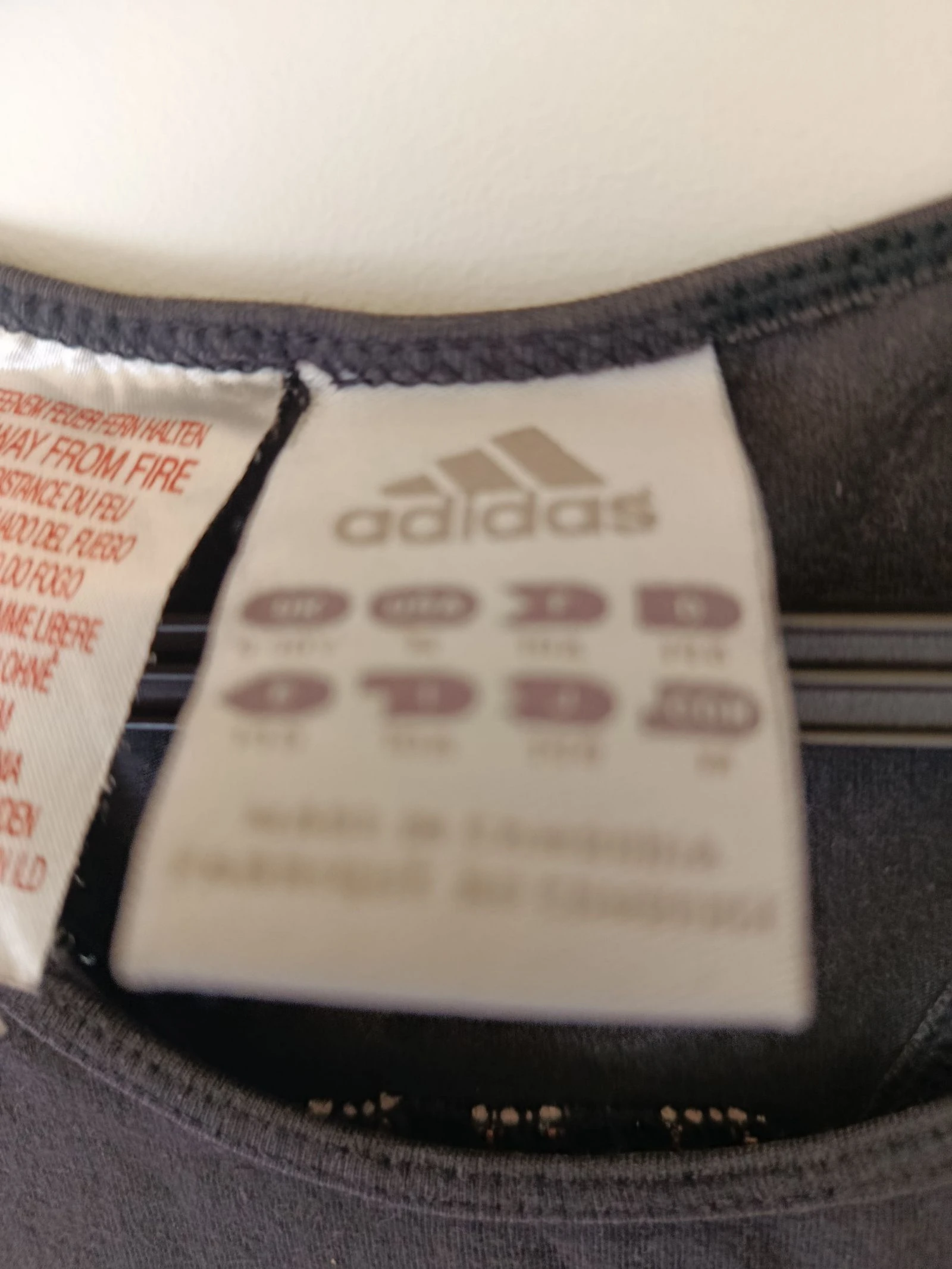 Débardeur marque adidas taille 10 ans  – photo 3